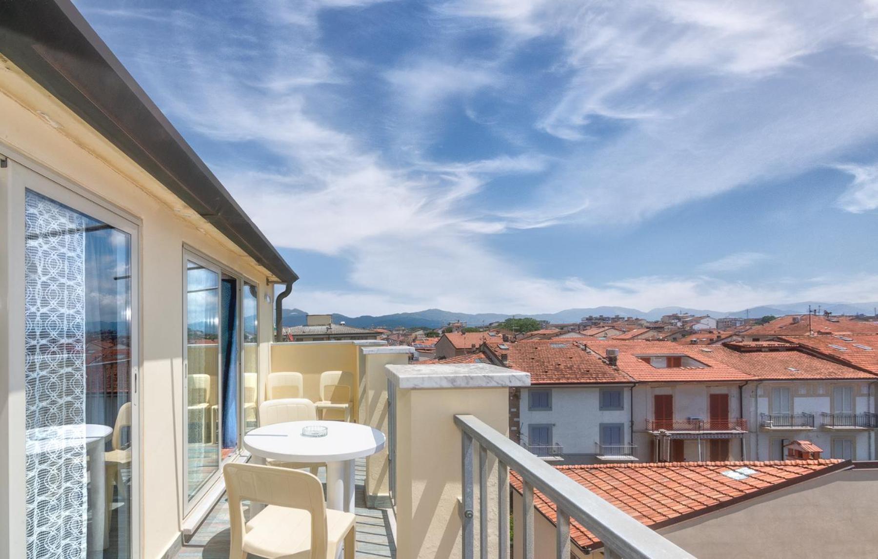 Hotel Villa Benvenuti Viareggio Exterior foto